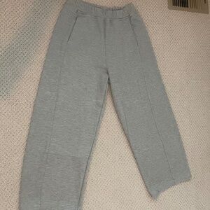 The Izzie Relaxed Barrel Leg Pant by Pilcro in Jersey material